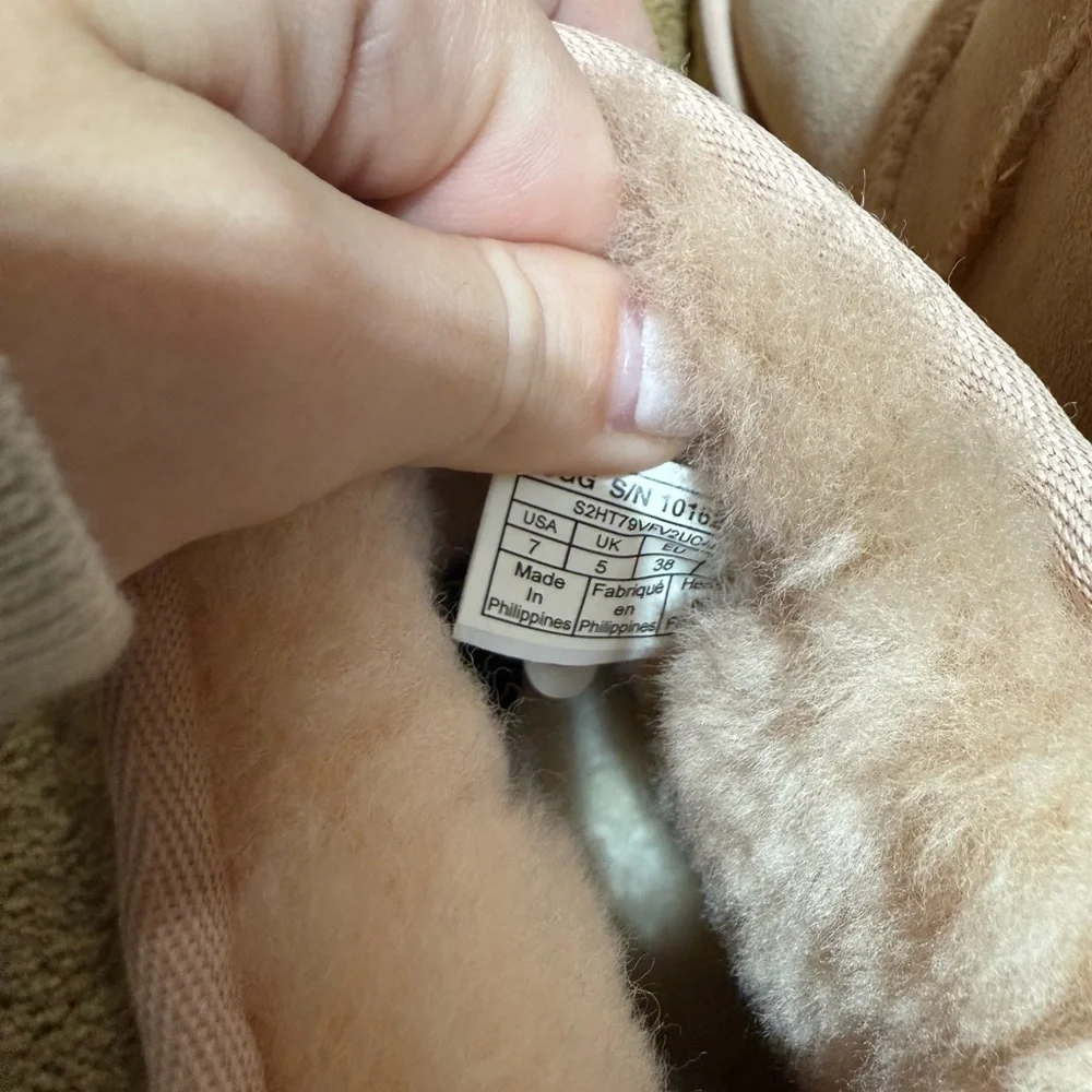 women’s light pink ugg mini boots - Picture 6 of 12